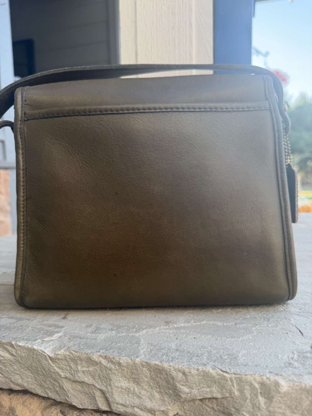 Share Vintage Coach USA Putty Olive Leather Crossbody Bag 1970s 80s - Picture 6 of 12